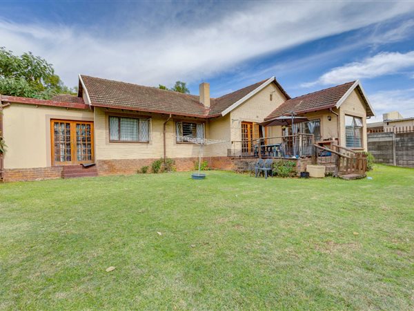 5 Bedroom House 5 Bedroom House