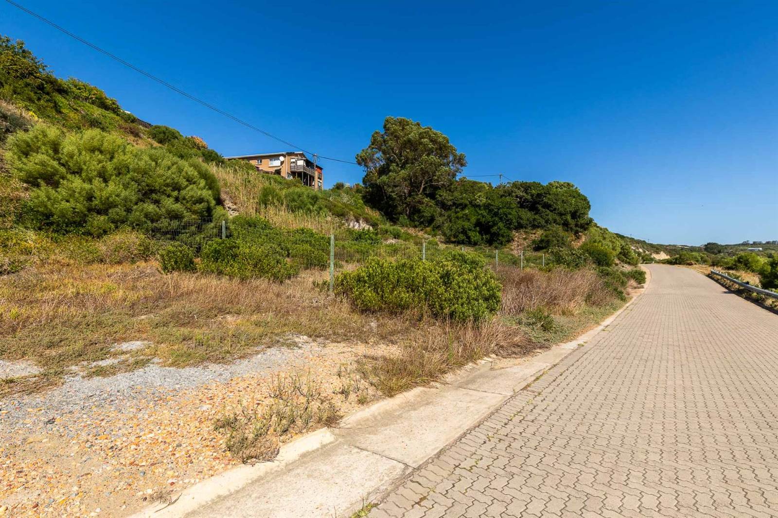 1090 m² Land available in Stilbaai photo number 4