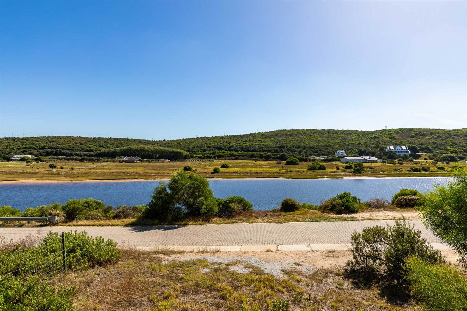 1090 m² Land available in Stilbaai photo number 17
