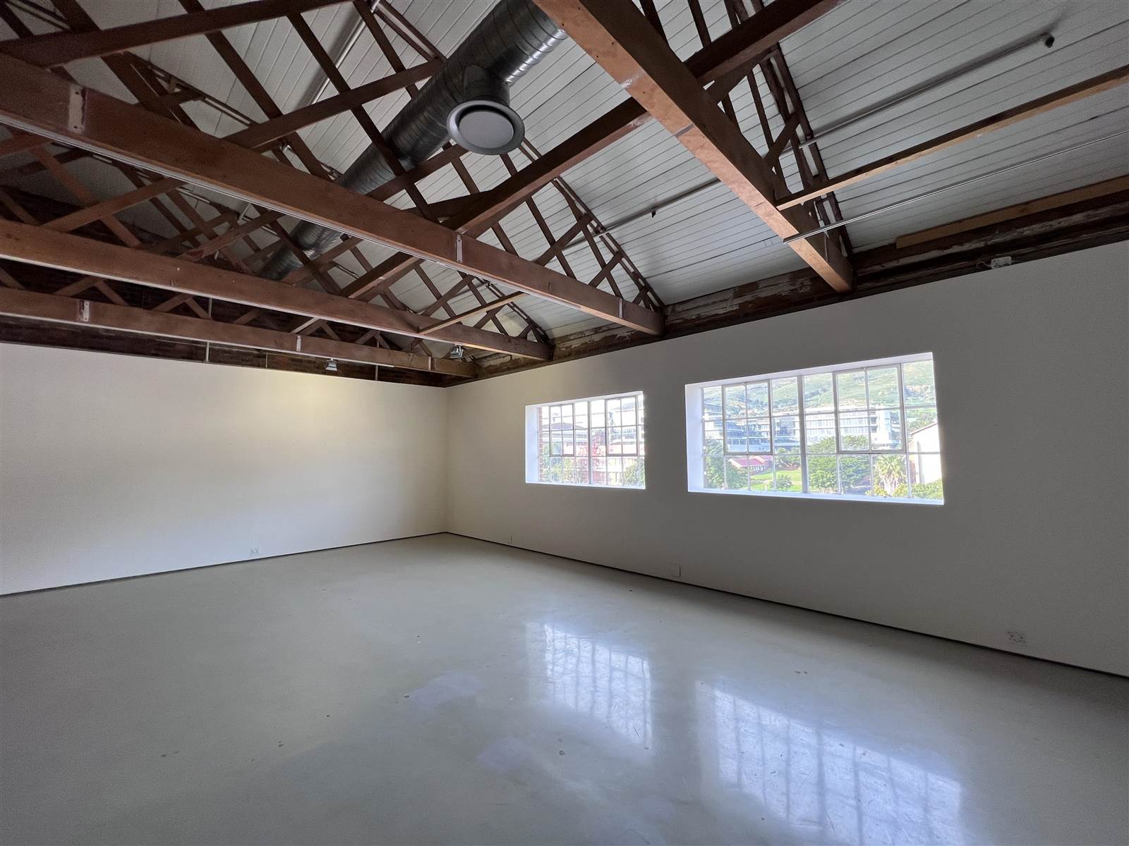 385  m² Commercial space in Woodstock photo number 3
