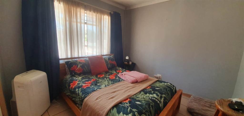 4 Bed Townhouse in Louis Trichardt photo number 10
