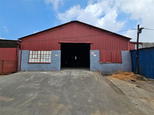 560  m² Industrial space