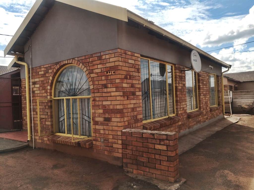 2 Bed House in Bloemfontein photo number 13