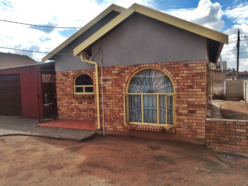 2 Bed House in Bloemfontein photo number 14