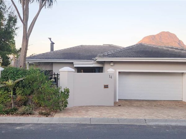 4 Bedroom House 4 Bedroom House