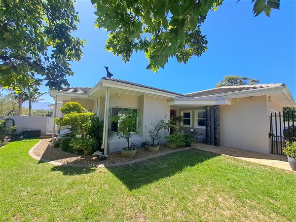 4 Bedroom House 4 Bedroom House