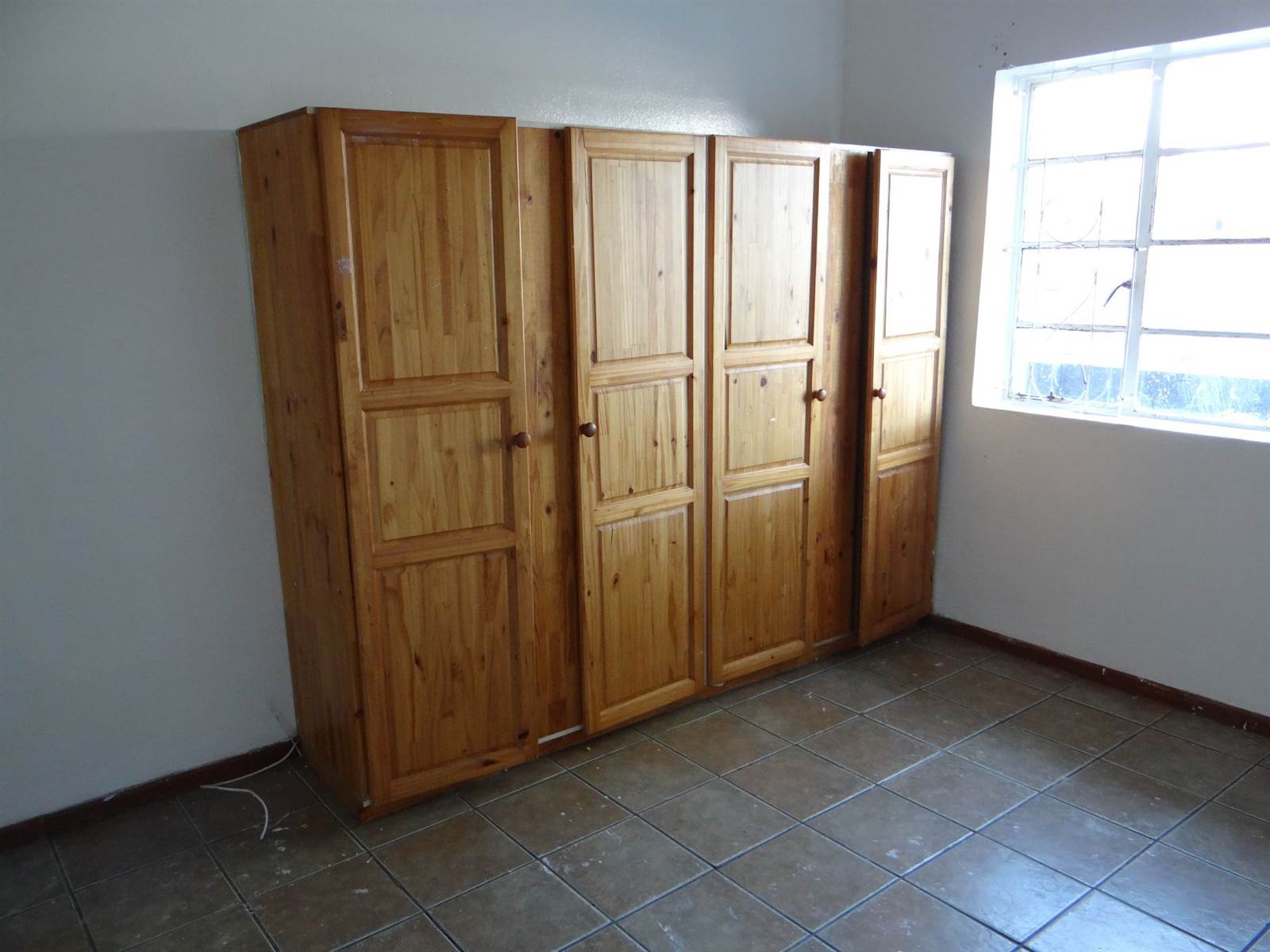 4 Bed House in Beaufort West photo number 21