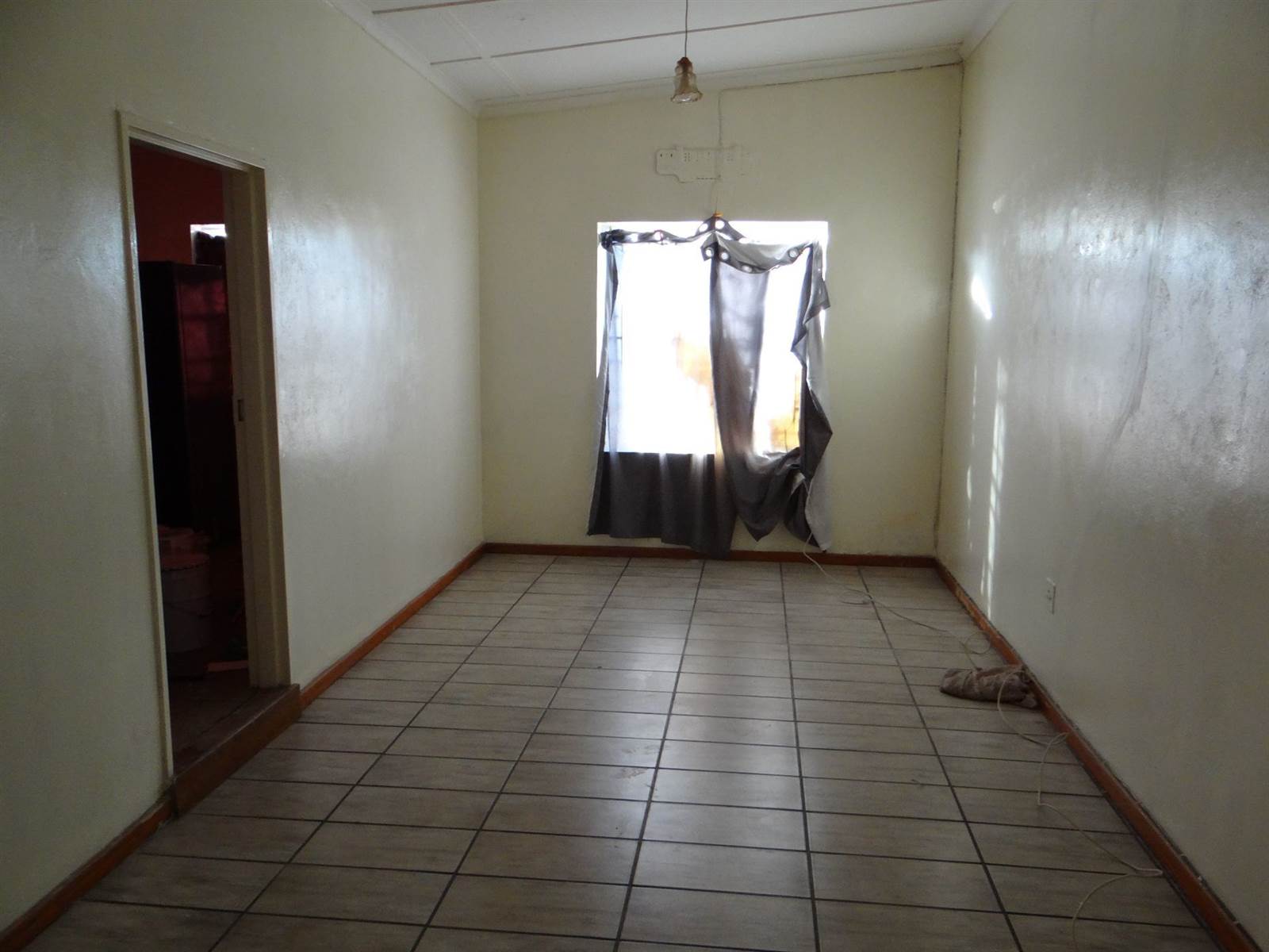 4 Bed House in Beaufort West photo number 8