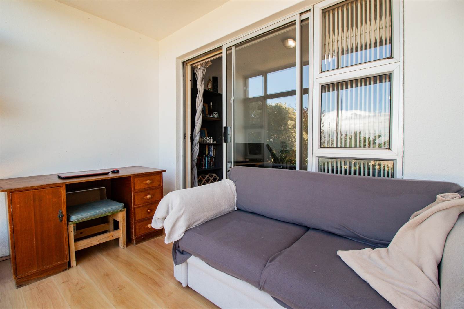 2 Bed Apartment in Milnerton Central photo number 6