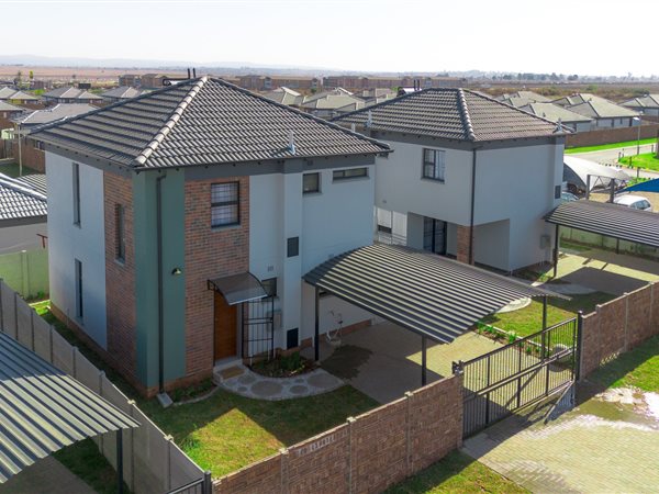 4 Bedroom House 4 Bedroom House