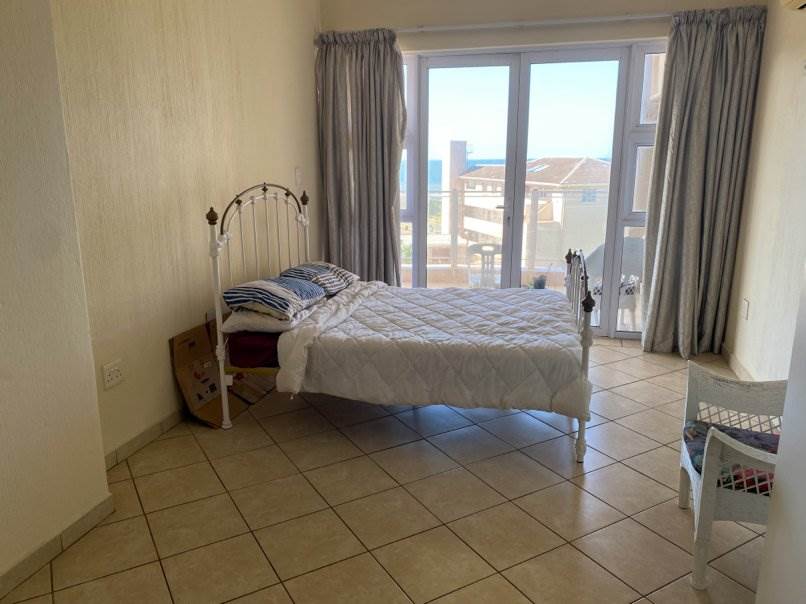 3 Bed Apartment in Scottburgh Central photo number 14
