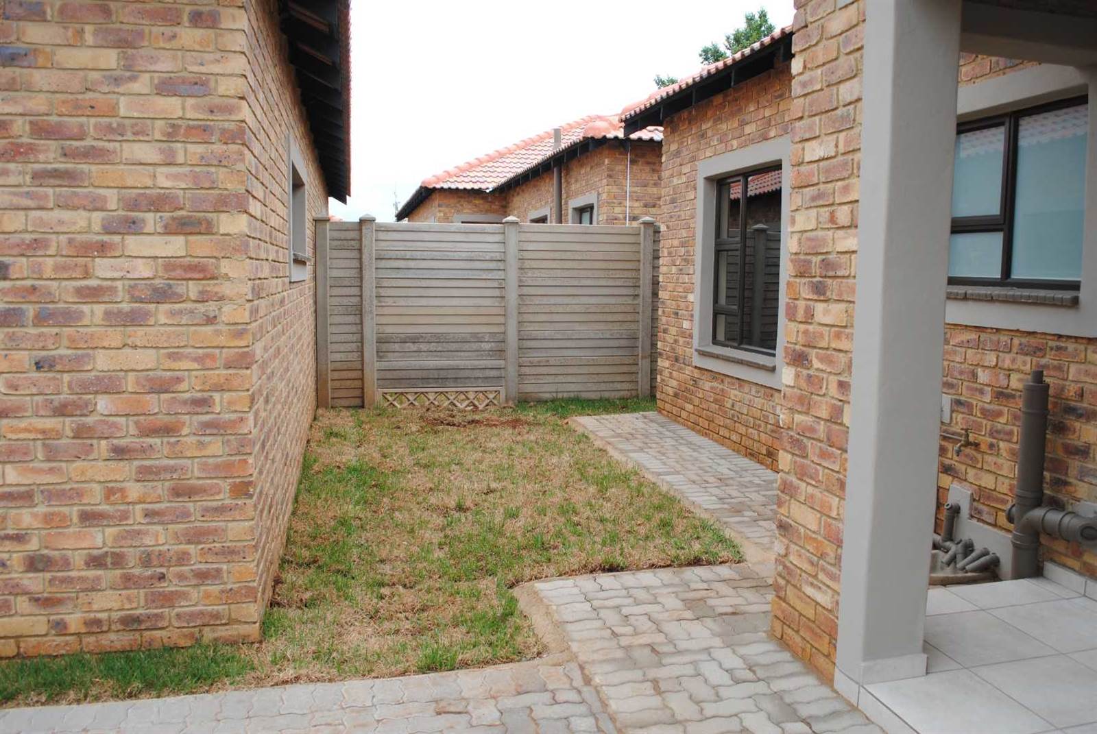 3 Bed Townhouse in Riversdale photo number 4