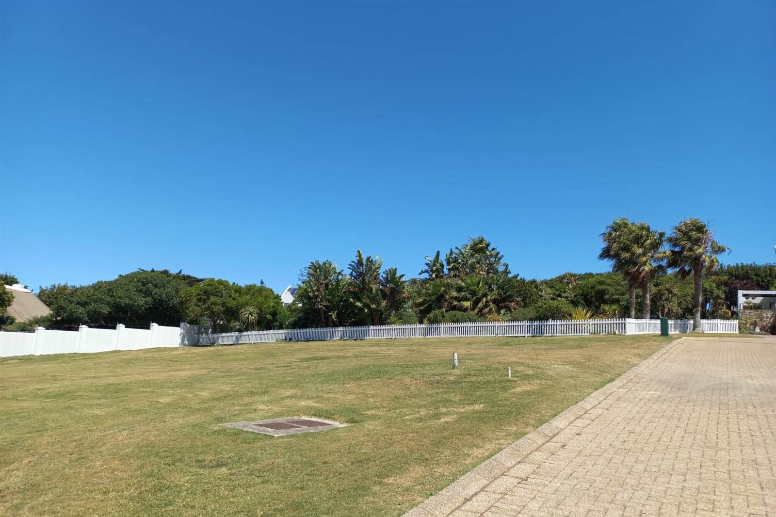 751 m² Land available in St Francis Bay photo number 1