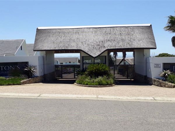 751 m² Land available in St Francis Bay