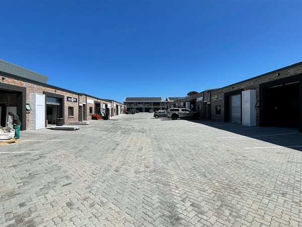 300  m² Industrial space