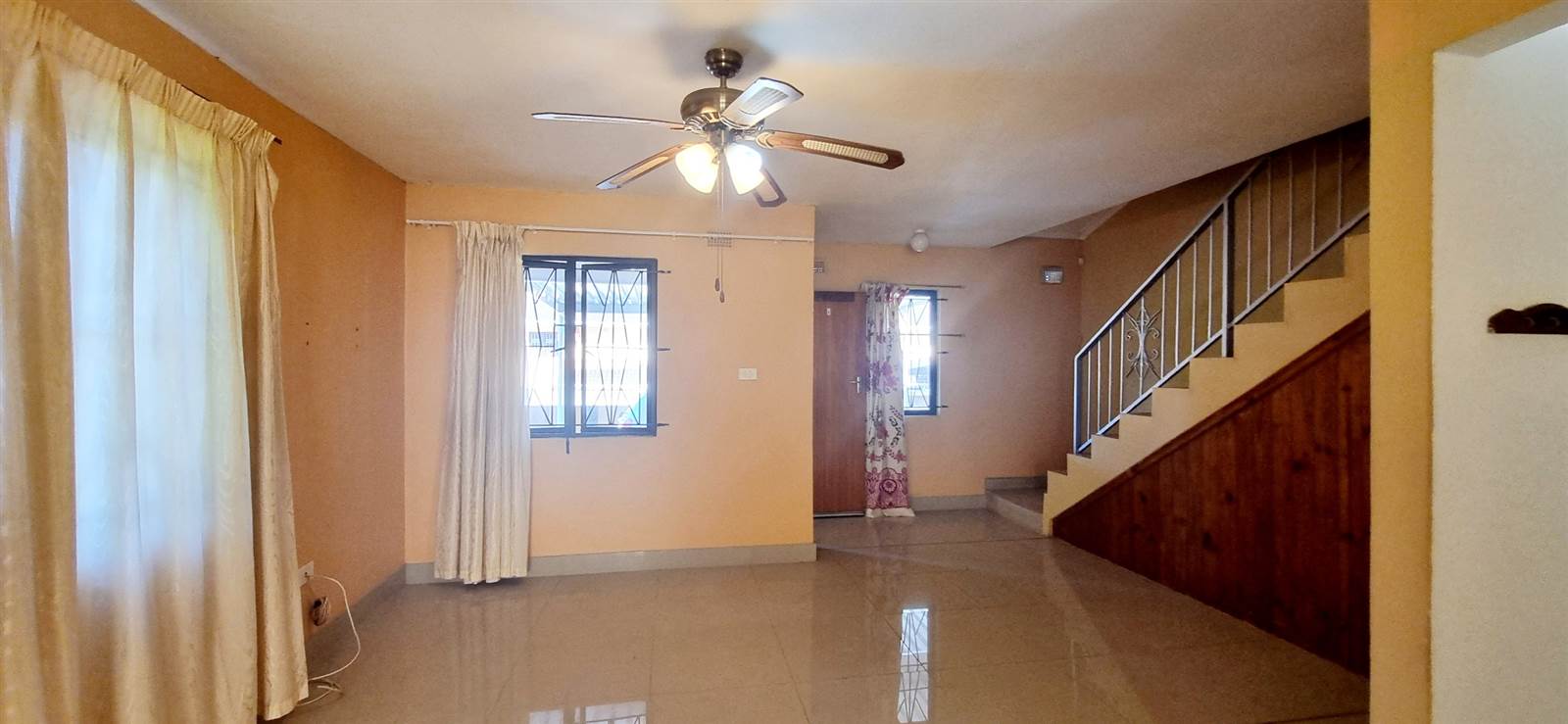 2 Bed Townhouse in Tongaat Central photo number 3