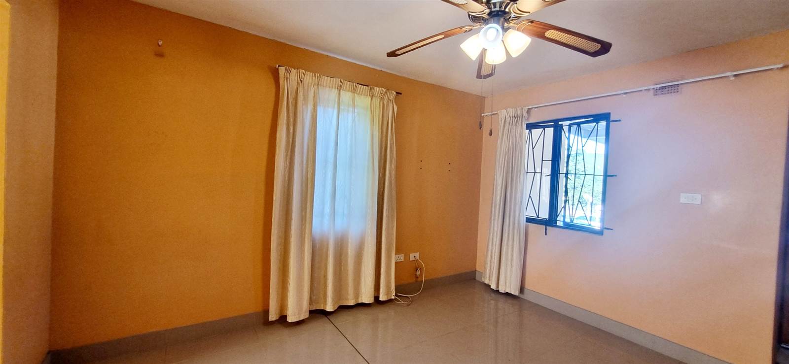 2 Bed Townhouse in Tongaat Central photo number 8