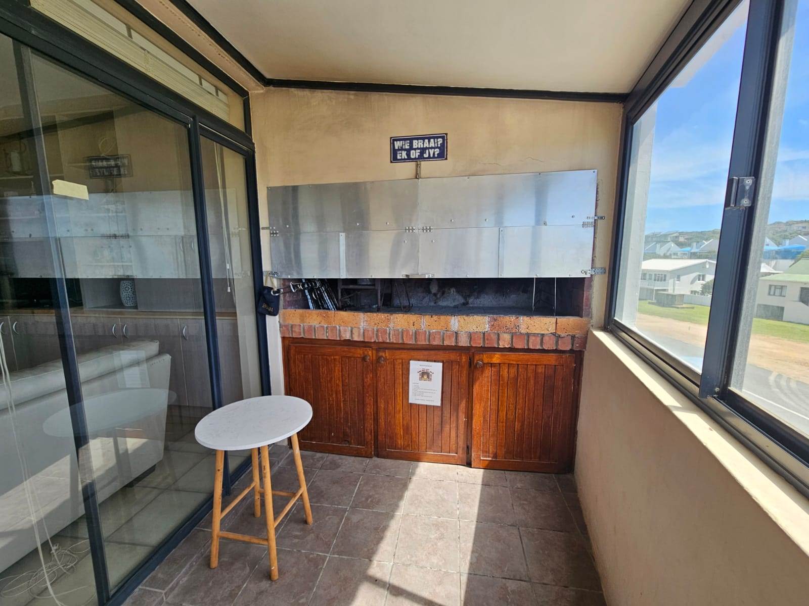 3 Bed Apartment in Stilbaai photo number 3