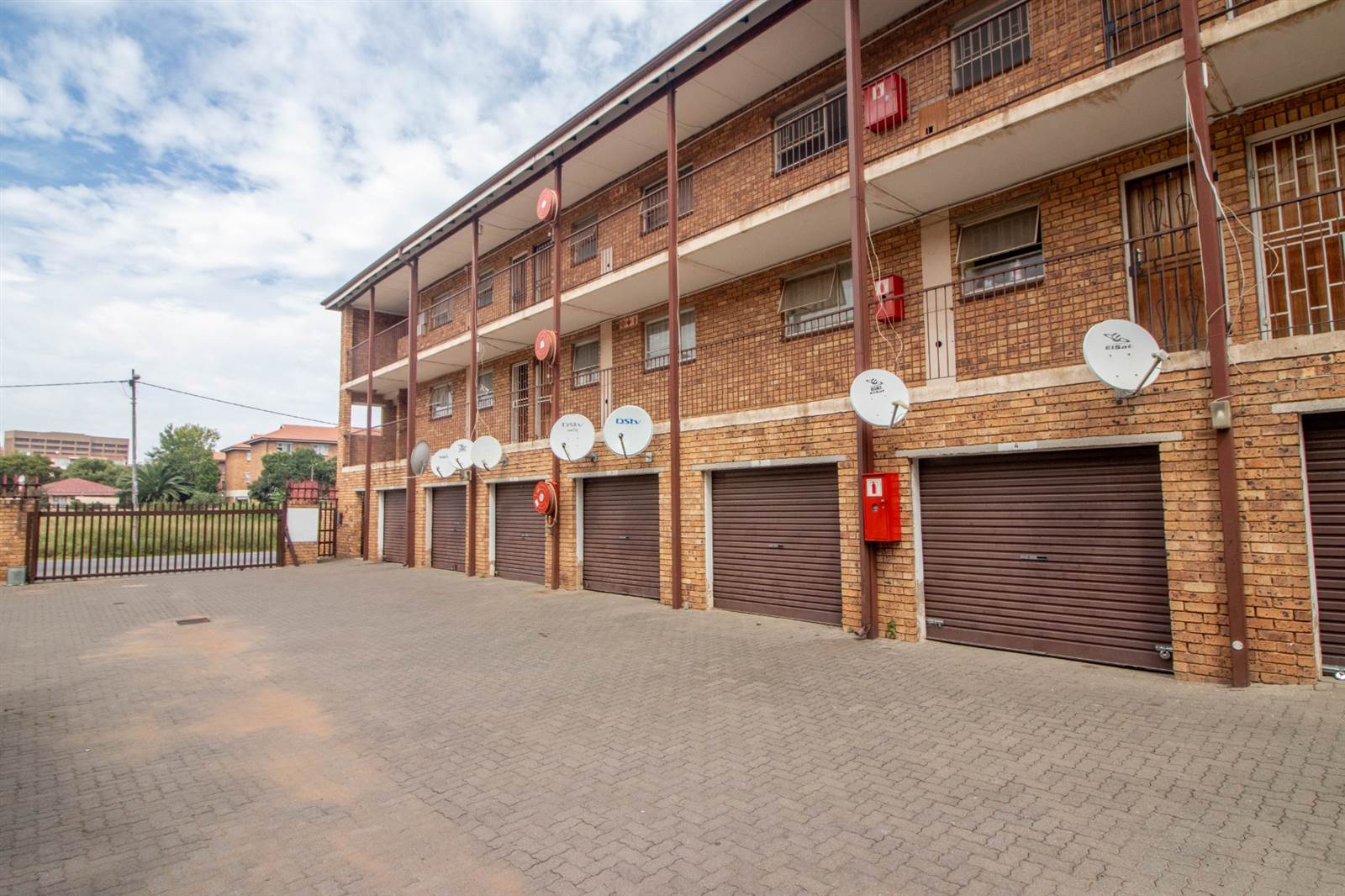 2 Bed House in Kempton Park Central photo number 12