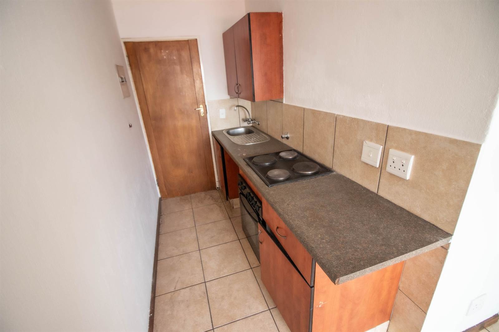 2 Bed House in Kempton Park Central photo number 9