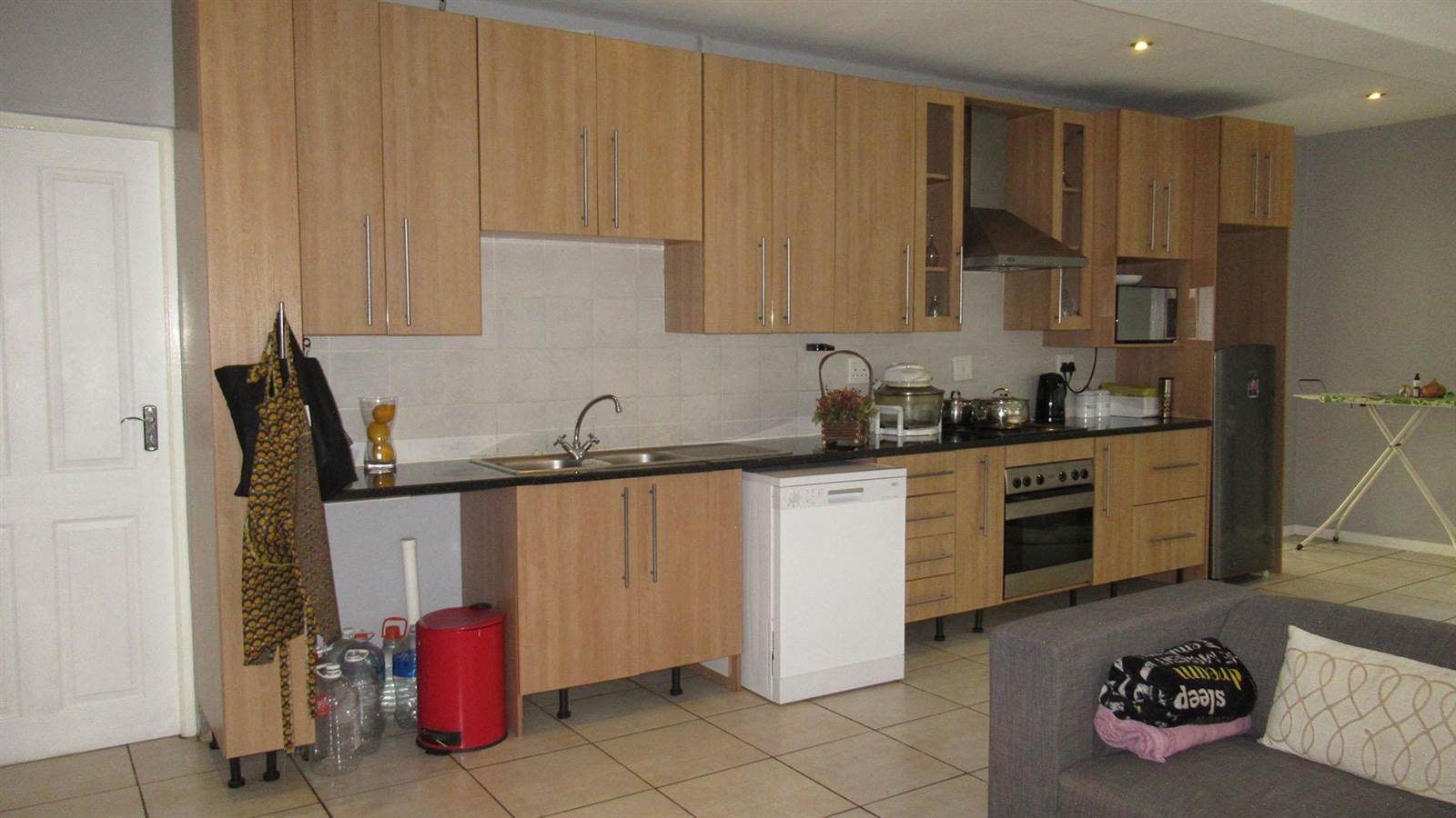 2 Bed Townhouse in Johannesburg Central photo number 6