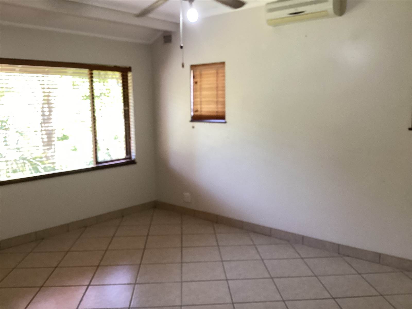 3 Bed House in Umtentweni photo number 18