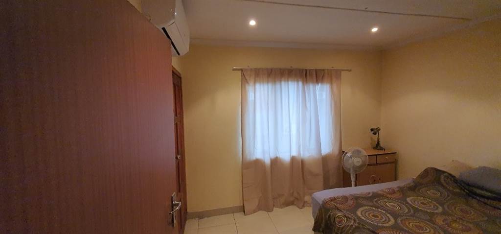 3 Bed Townhouse in Tongaat Central photo number 8