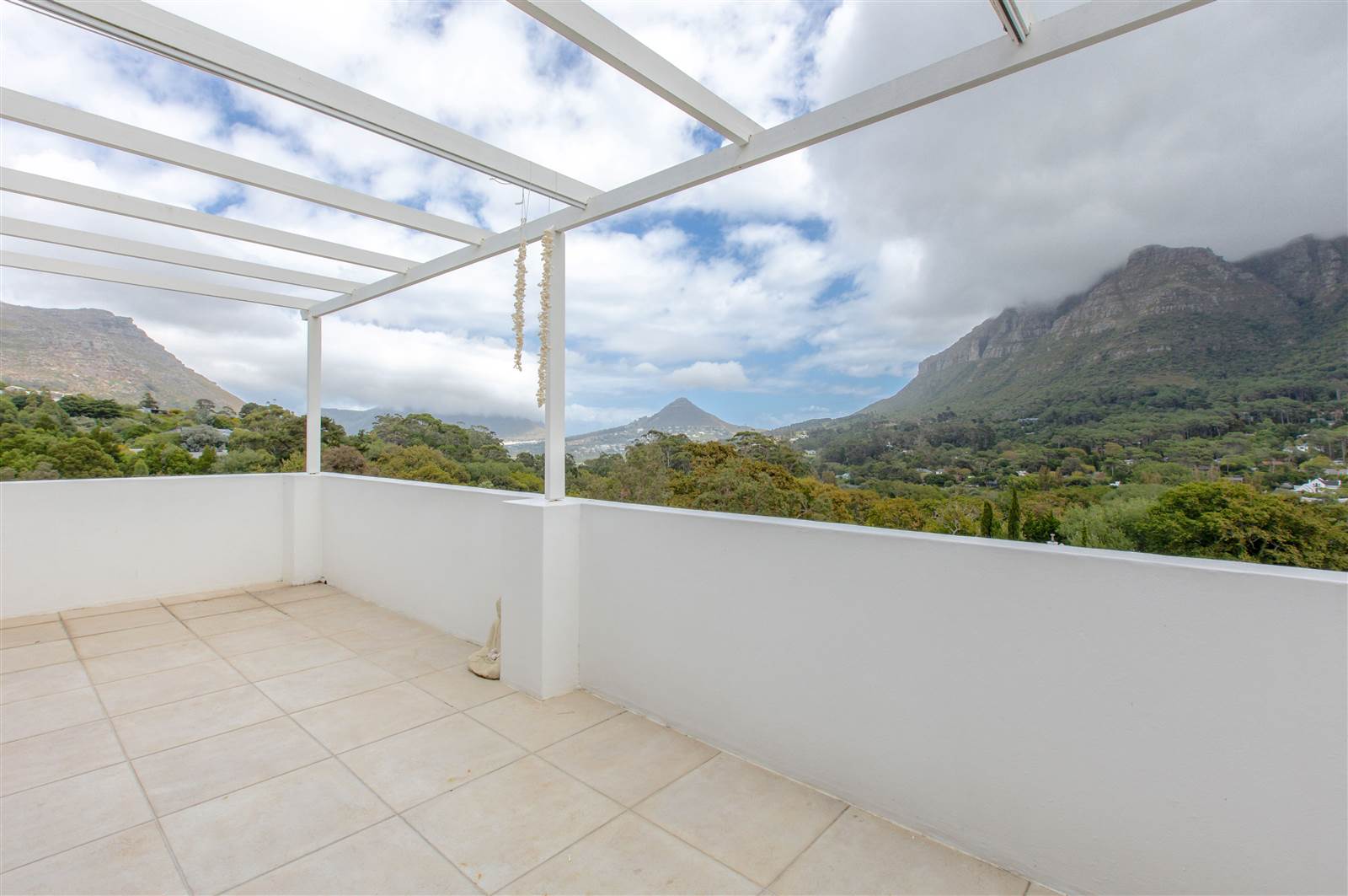 4 Bed House in Hout Bay and surrounds photo number 1