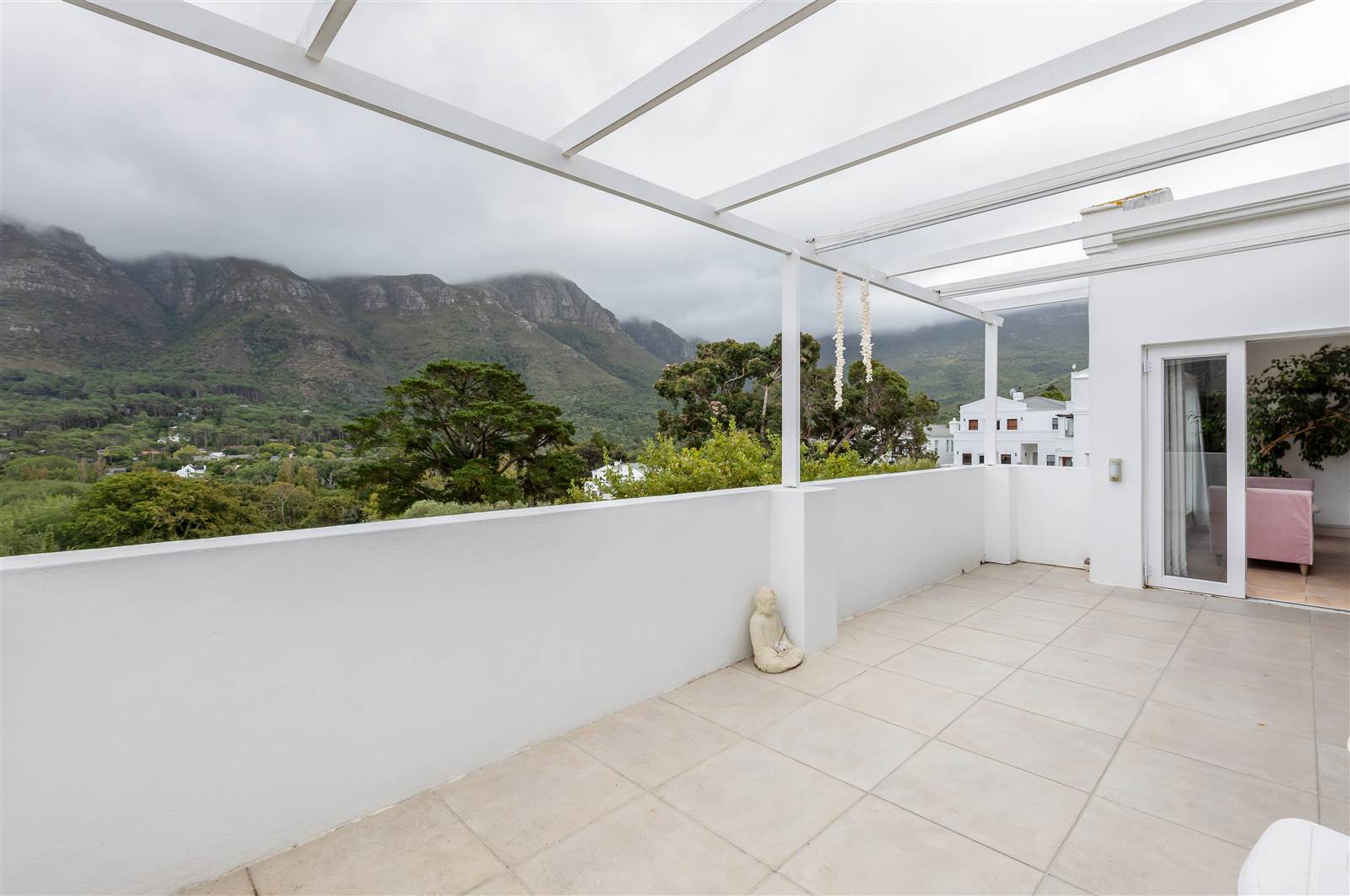 4 Bed House in Hout Bay and surrounds photo number 8