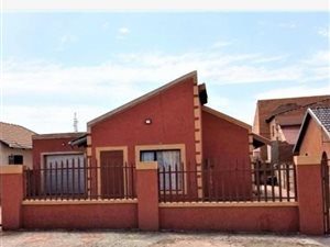 3 Bed House in Duduza