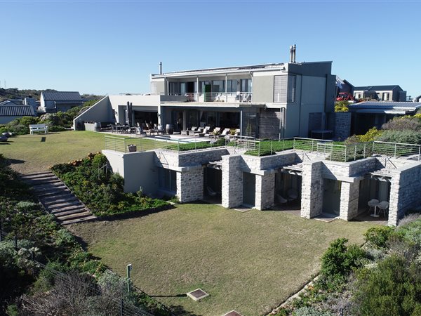 6 Bedroom House 6 Bedroom House