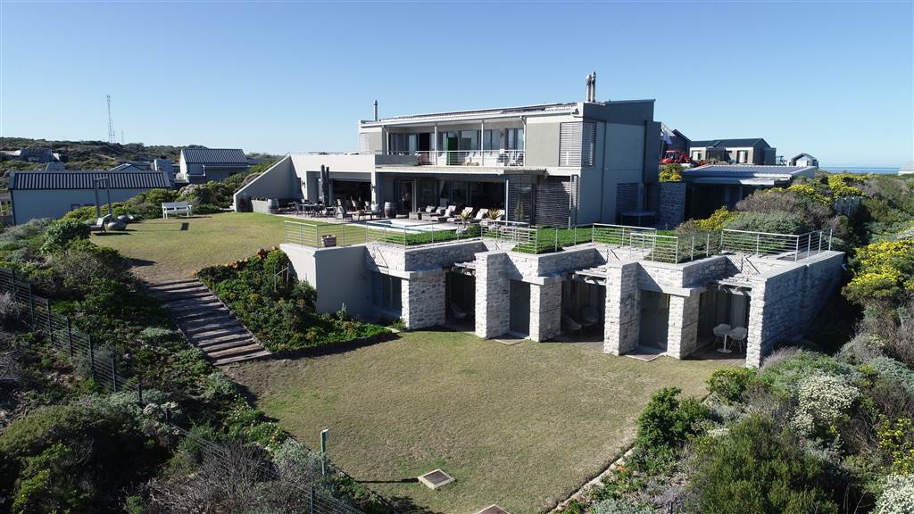 6 Bedroom House 6 Bedroom House