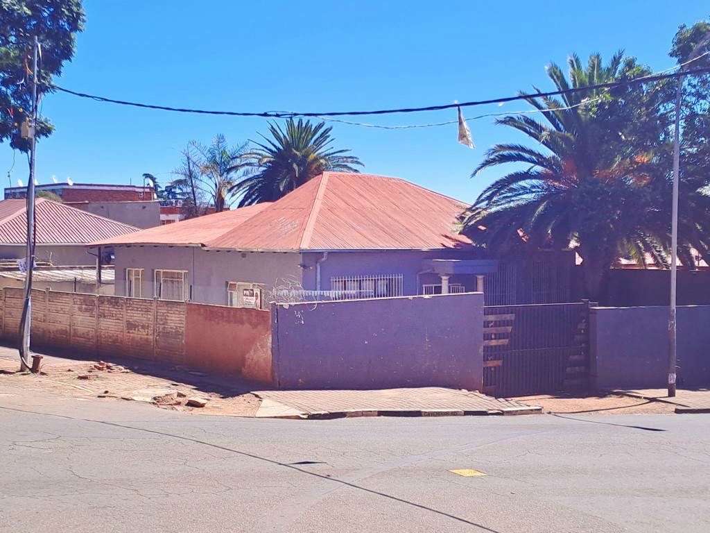 5 Bed House in Yeoville photo number 21