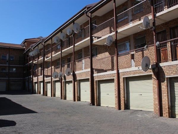 2 Bed Apartment in Kempton Park Central