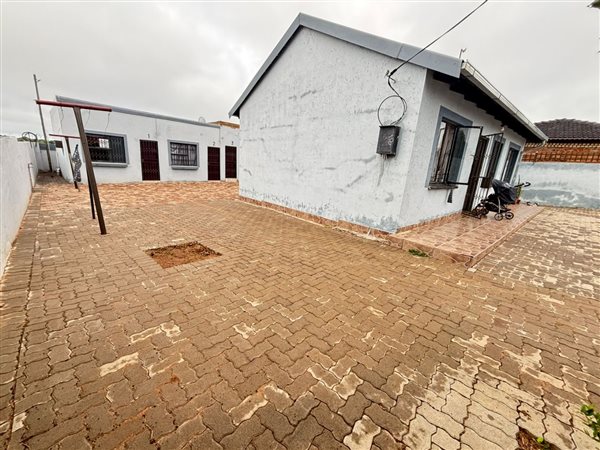 6 Bedroom House 6 Bedroom House