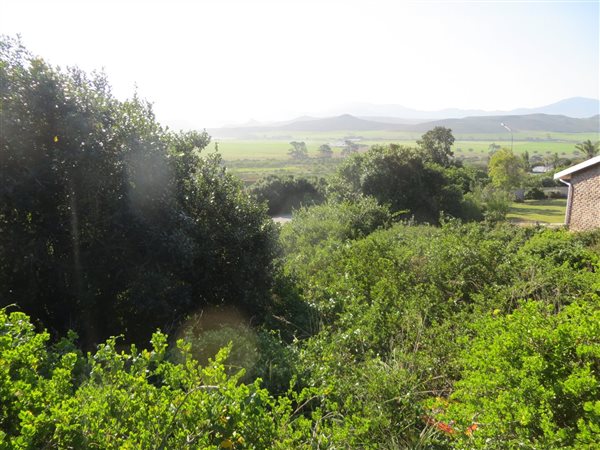 900 m² Land available in Klein Brak River