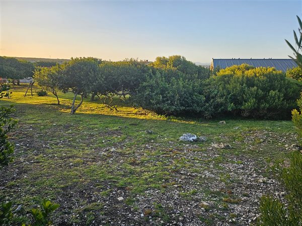 862 m² Land