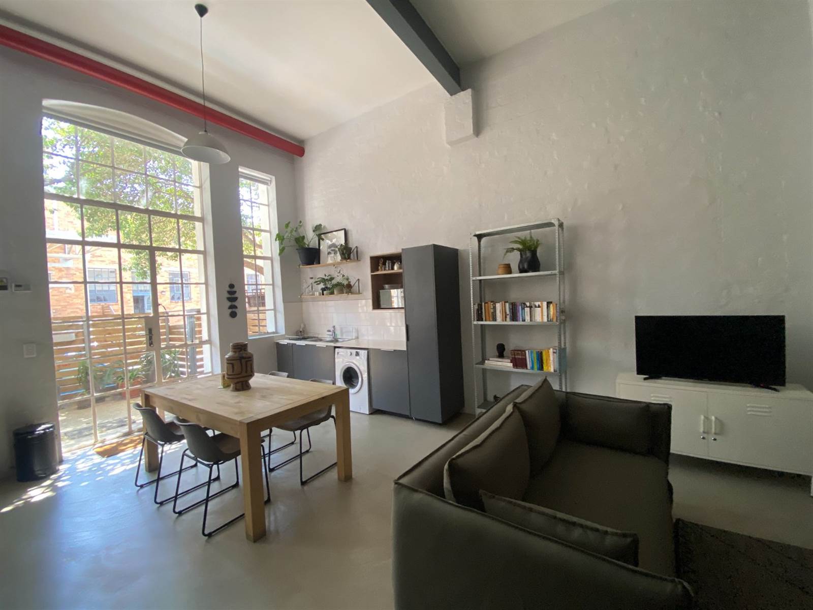 Studio apartment in Braamfontein Werf photo number 14