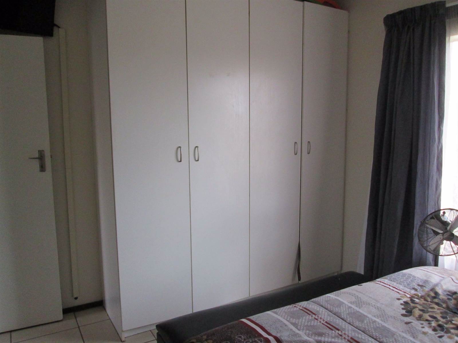 2 Bed Townhouse in Brenthurst photo number 6