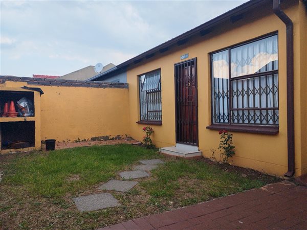2 Bedroom House 2 Bedroom House