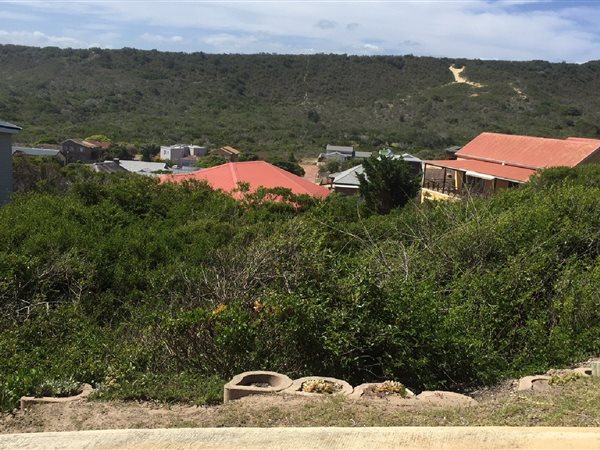536 m² Land available in Cola Beach