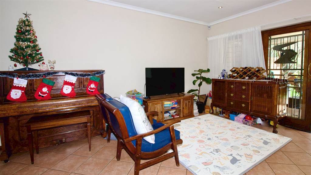 3 Bed Townhouse in Rietvlei Ridge Country Estate photo number 9