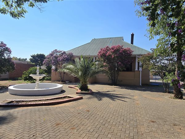 5 Bedroom House