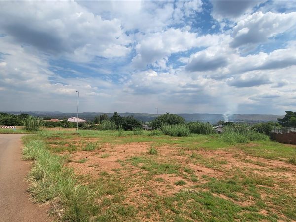1 000 m² Land available in Mountain View