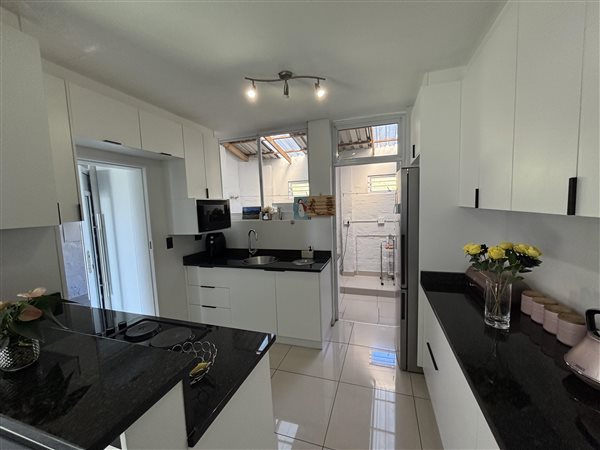 3 Bedroom Duplex 3 Bedroom Duplex