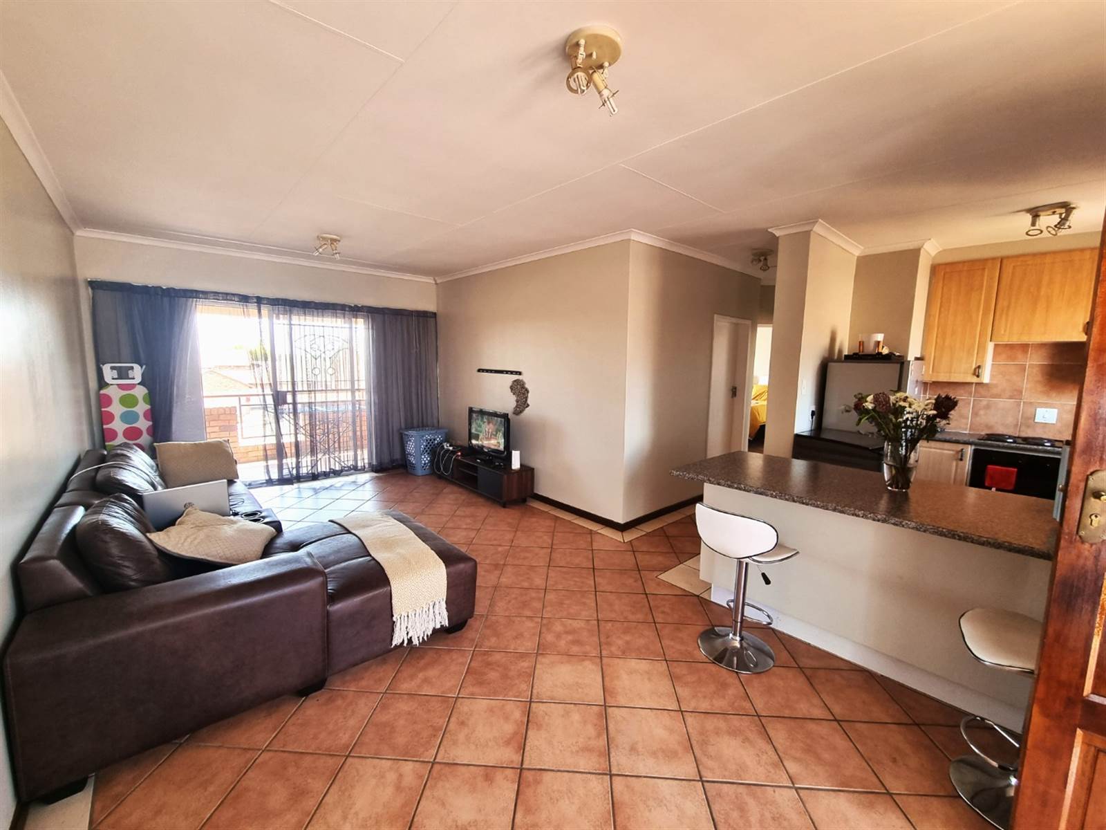 2 Bed Apartment in Mooikloof Ridge photo number 1