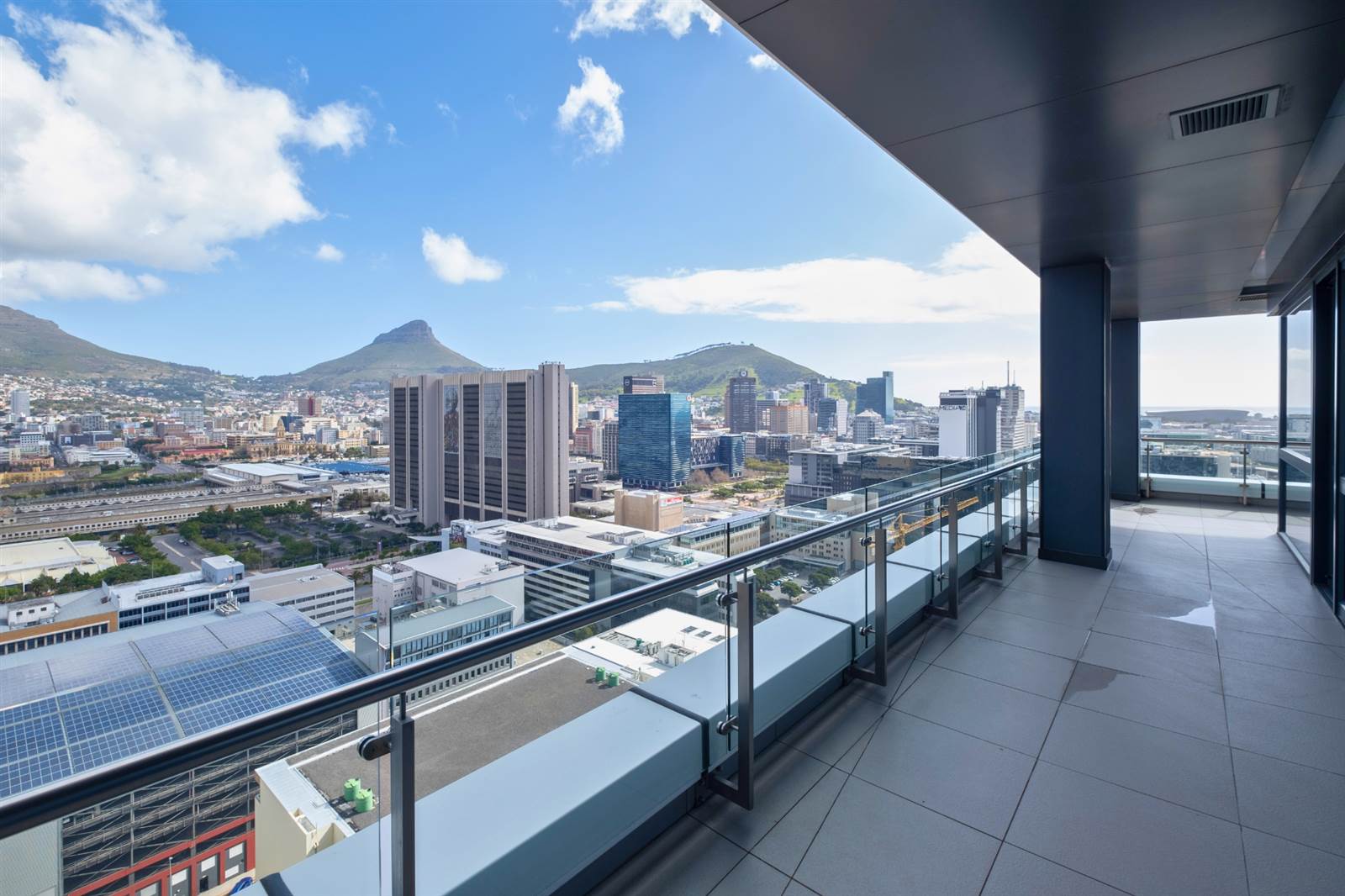 3 Bed Apartment in Cape Town City Centre photo number 30