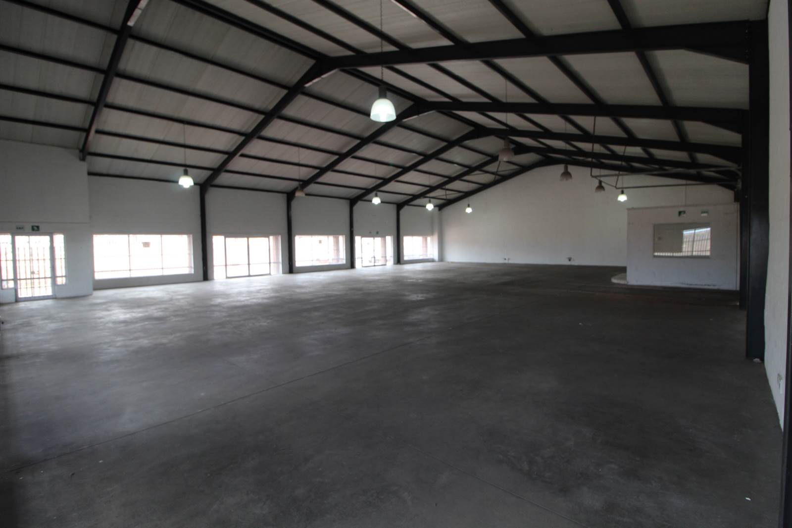 500  m² Commercial space in Vredenburg photo number 9