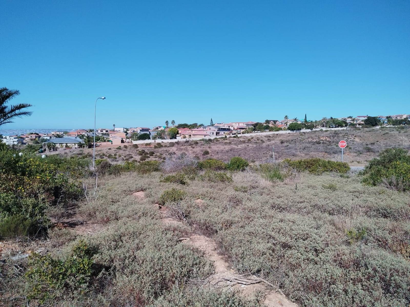 722 m² Land available in Hartenbos Heuwels photo number 2