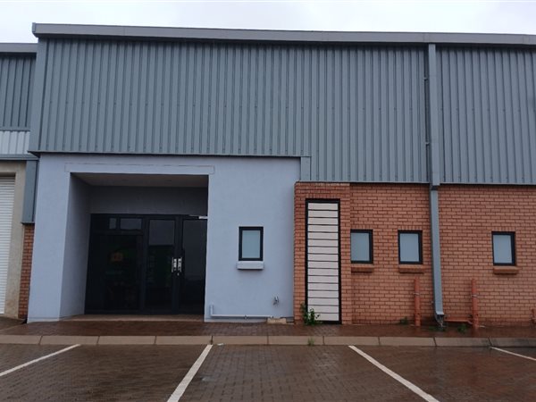 669  m² Commercial space